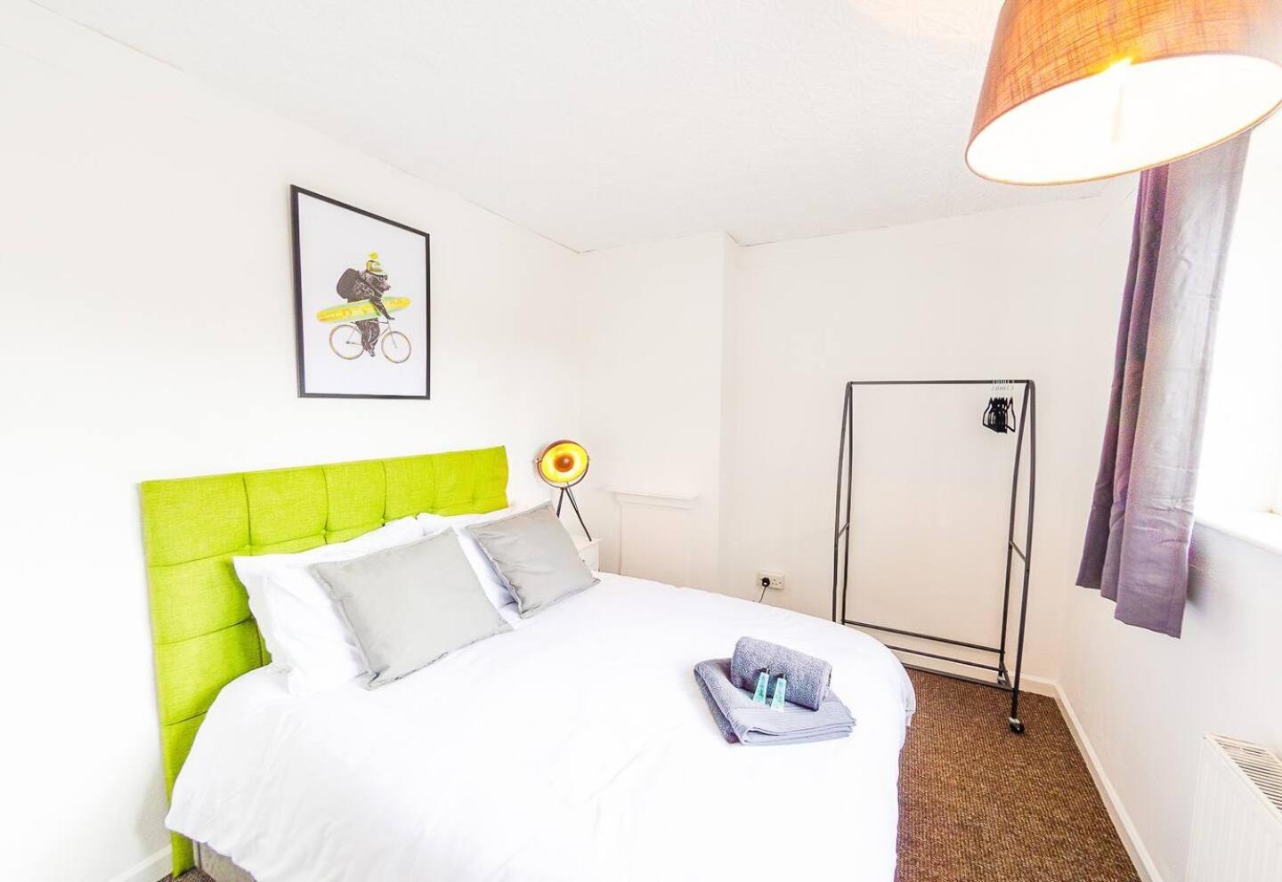 4 Bed - 2 Baths 1 Walk In Shower Lots Of Parking Ipswich Extérieur photo